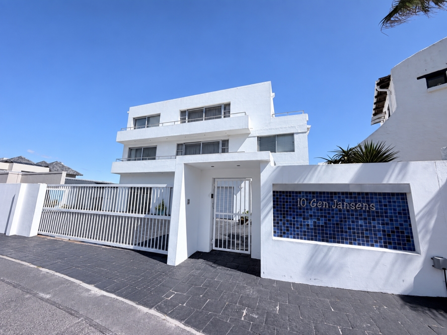 7 Bedroom Property for Sale in Bloubergstrand Western Cape